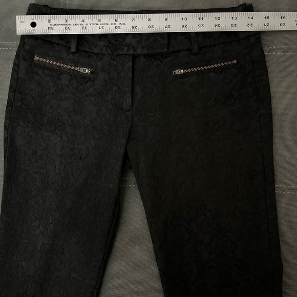 Mossimo Stretch Extensible Mid Rise Jeans Black Floral Flocked Women’s Size 2 - Picture 6 of 8